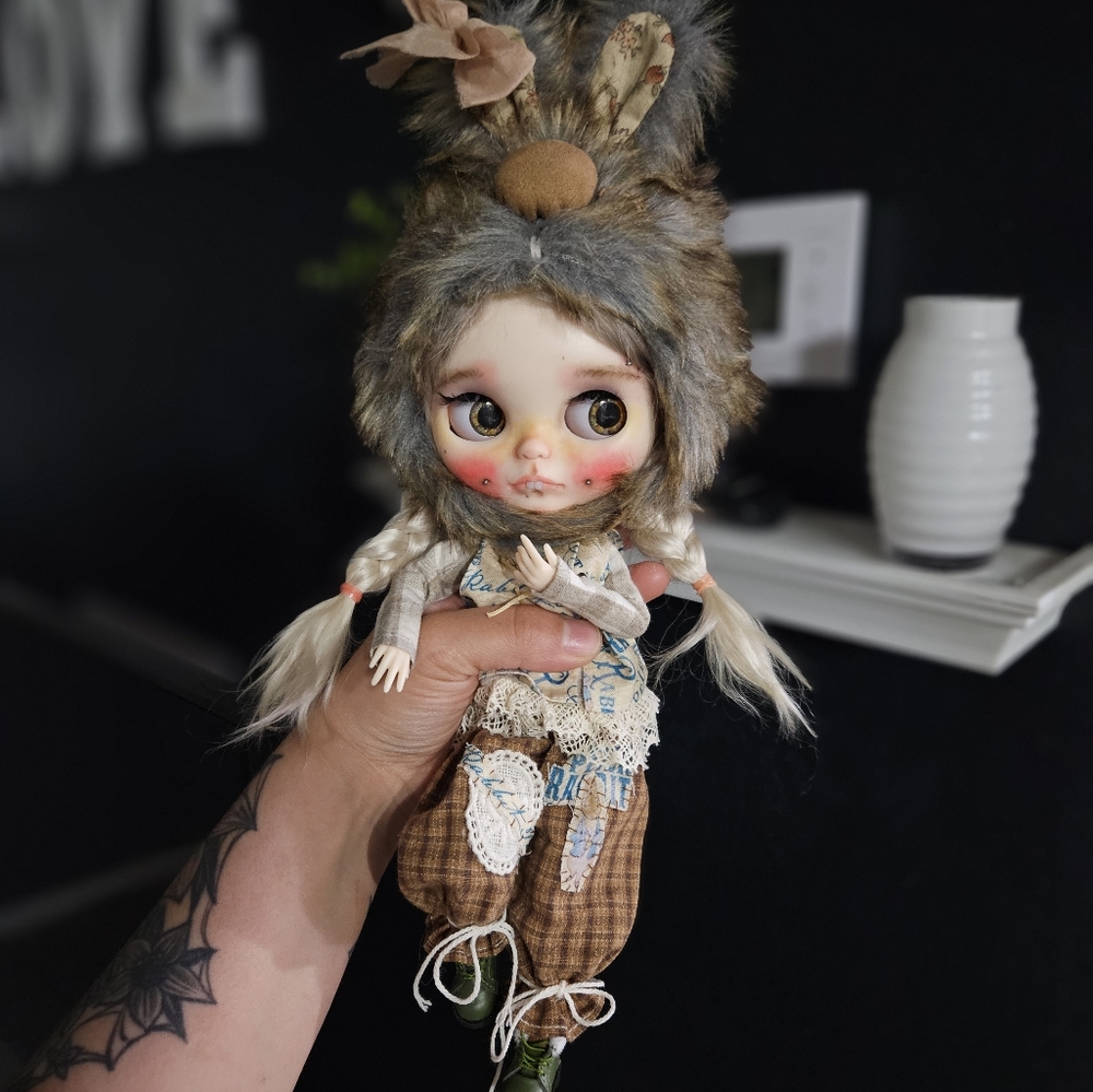 Ooak blythe doll